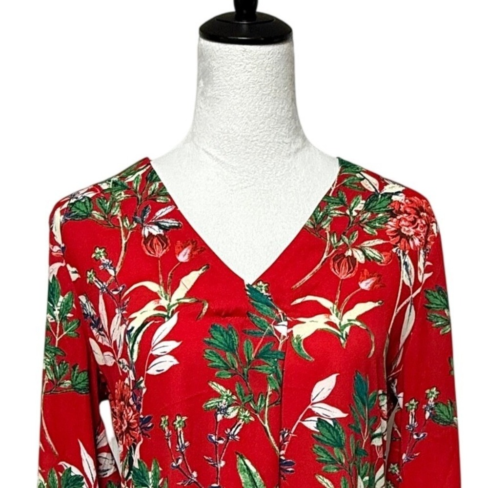 Rose & Olive Blouse Top Womens Medium Red Green White Floral V-Neck 3/4 Sleeve‎